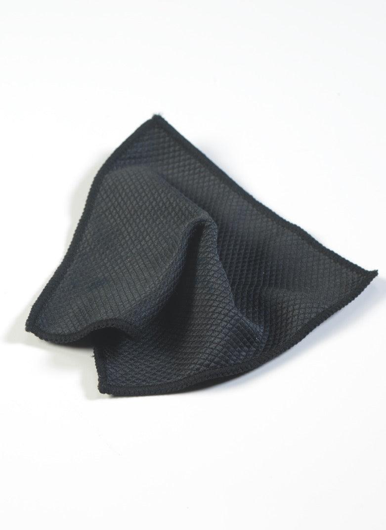 Black 16 x 16 cm fishscale cloth